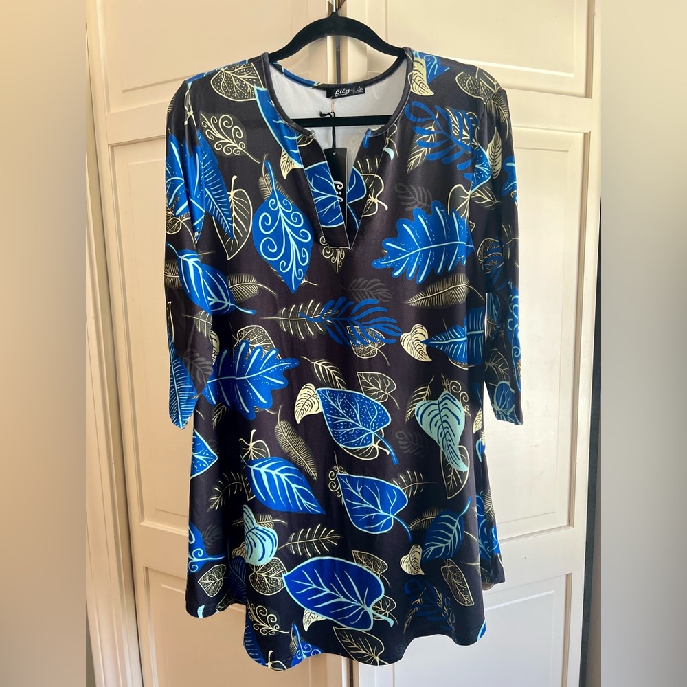 NWT Lily by Firmiana Blue & Gold Palm Leaf Print Pattern V-Neck Flowy Tunic Top